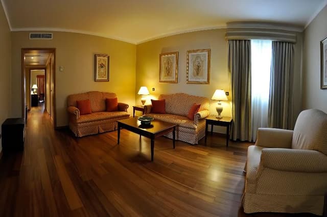 SUITE ONE BEDROOM