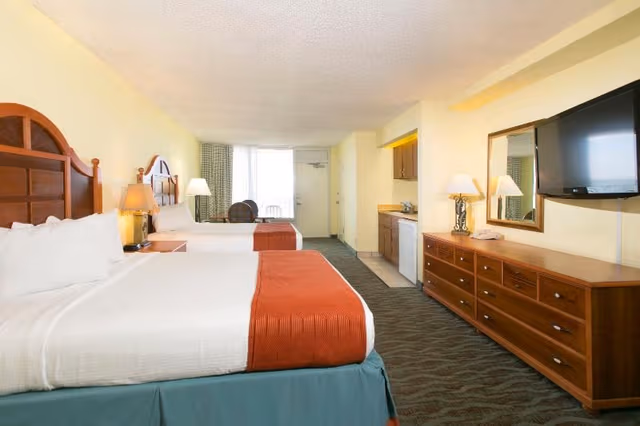 DOUBLE TWO QUEEN BEDS