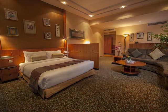SUITE EXECUTIVE