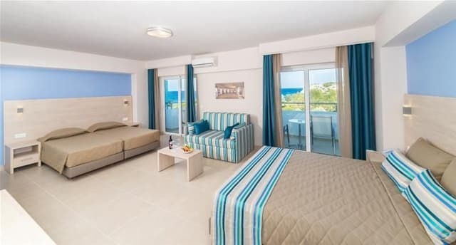 FAMILY ROOM SEA VIEW