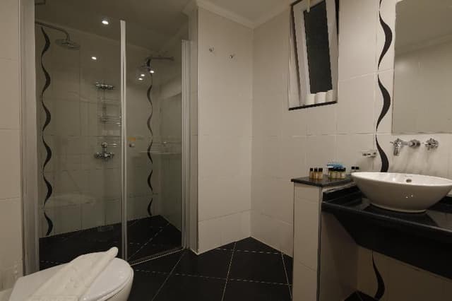 SUITE WITH JACUZZI