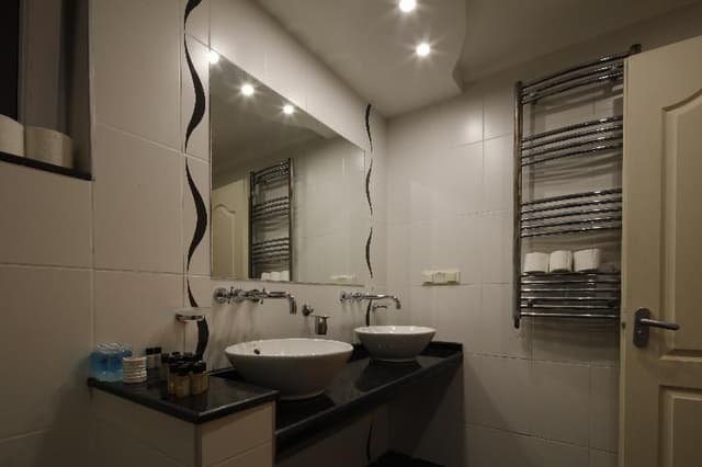 SUITE WITH JACUZZI