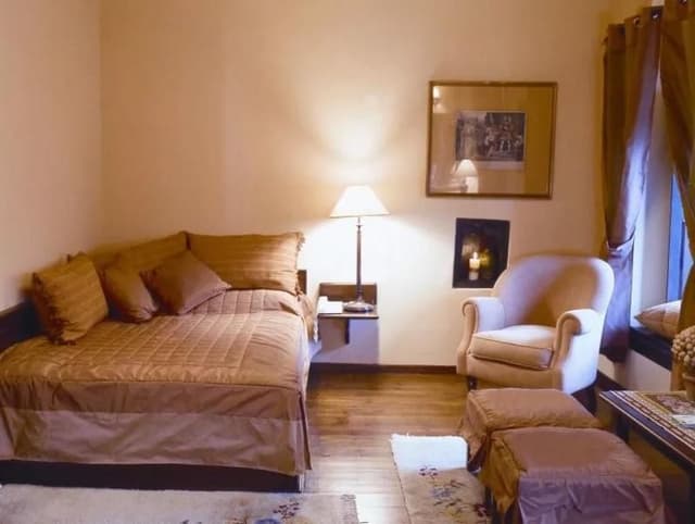 FAMILY ROOM STANDARD