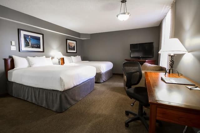 DOUBLE TWO DOUBLE BEDS