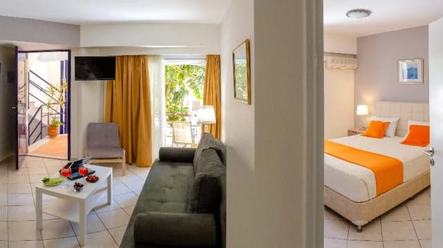JUNIOR SUITE CAPACITY 5