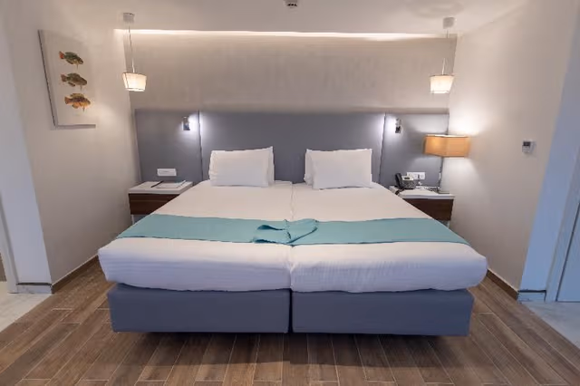 SUITE CAPACITY 1