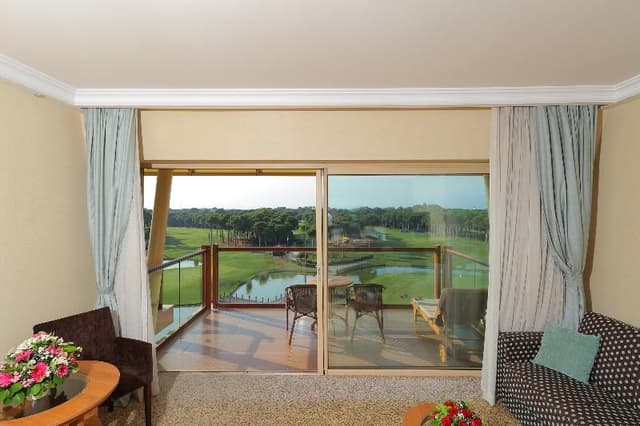 DOUBLE GOLF VIEW