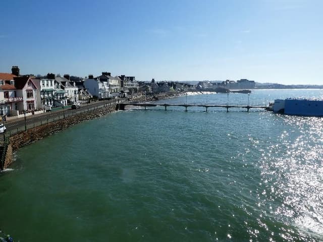TWIN SEA VIEW