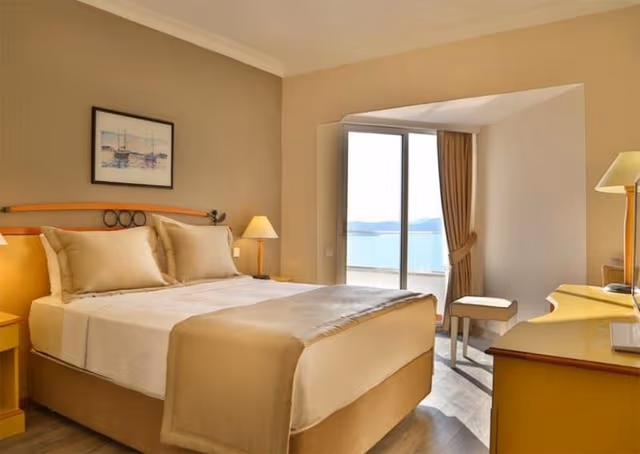 DOUBLE SEA VIEW