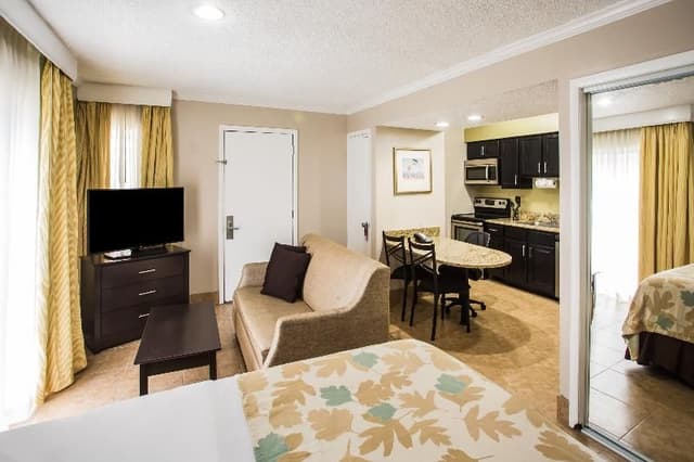 STUDIO TWO DOUBLE BEDS