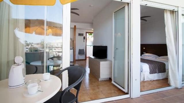 APARTMENT SIDE SEA VIEW