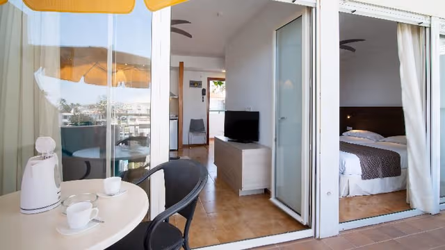 APARTMENT SIDE SEA VIEW