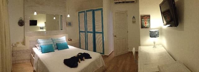 DOUBLE WITH DOUBLE BED