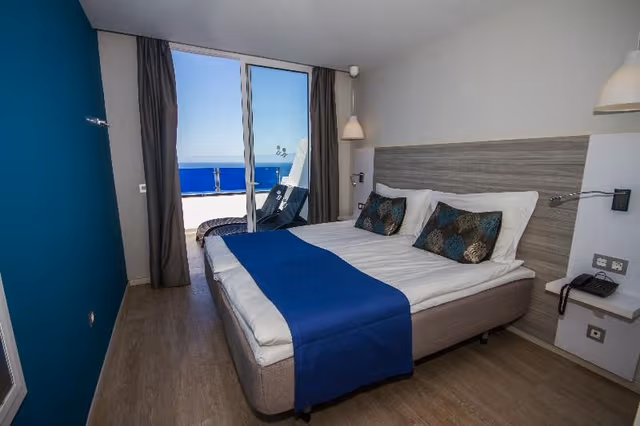 JUNIOR SUITE SIDE SEA VIEW