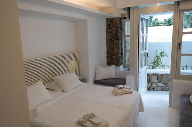 DOUBLE TWO BEDROOMS