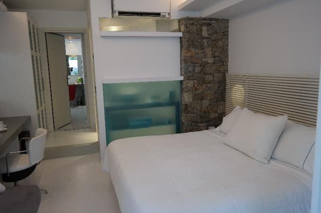 DOUBLE TWO BEDROOMS