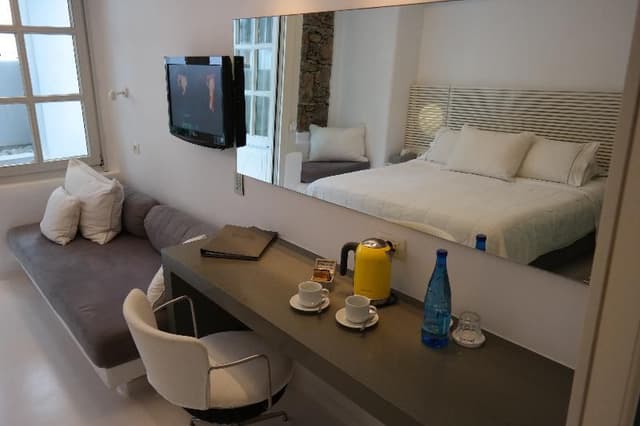 DOUBLE TWO BEDROOMS