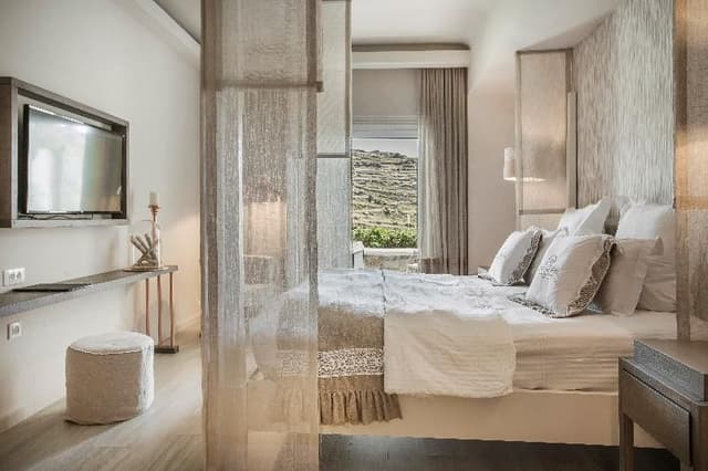 SUITE WITH JACUZZI