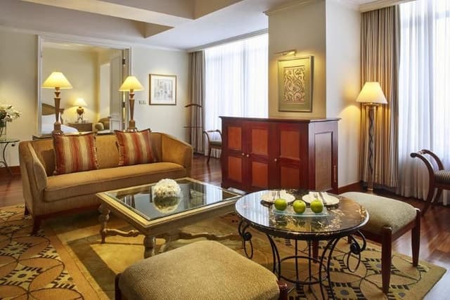 SUITE EXECUTIVE