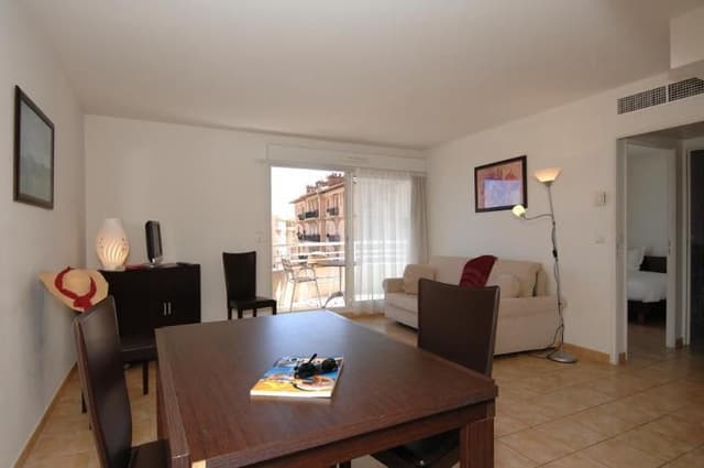APARTMENT ONE BEDROOM