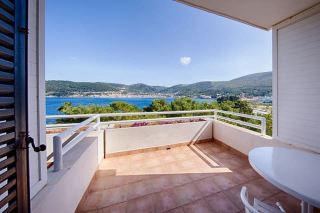 DOUBLE SEA VIEW