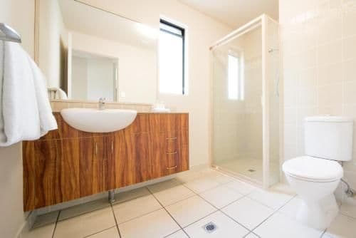 Two-Bedroom Two Bathroom Apartment with Hot Tub and Sea View