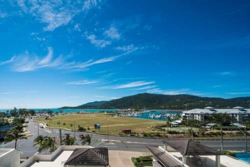 Two-Bedroom Two Bathroom Apartment with Hot Tub and Sea View