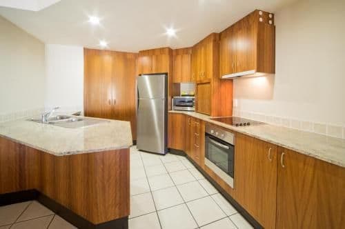 Three-Bedroom Two Bathroom Apartment with Spa Bath and Sea View