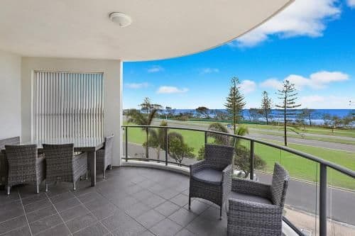 Spacious Southern Oceanview 3 Bedroom Apartment with 2 Balconies (301