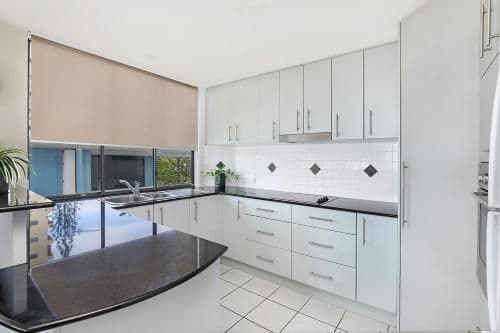Spacious Southern Oceanview 3 Bedroom Apartment with 2 Balconies (301