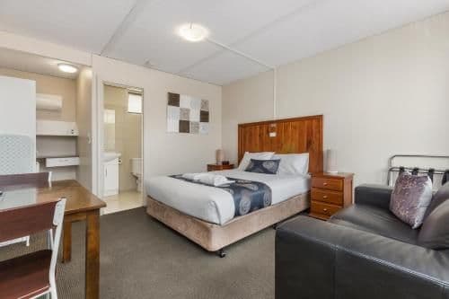 Deluxe Queen Room