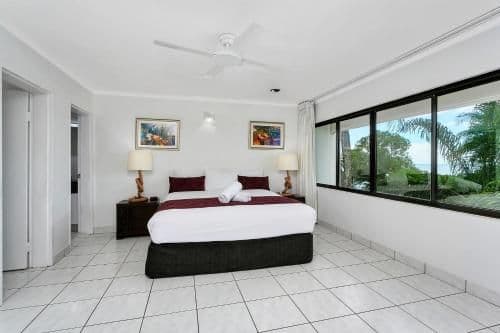 Superior Three-Bedroom Apartment with Sea View & Free Return Airport Transfers