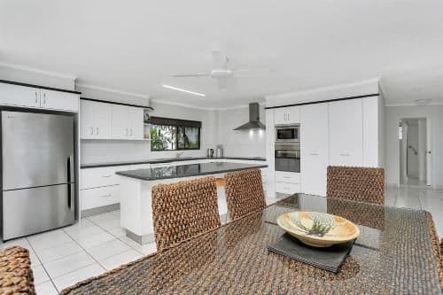 Superior Three-Bedroom Apartment with Sea View & Free Return Airport Transfers