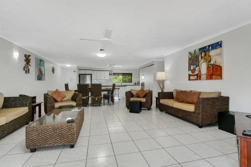 Superior Three-Bedroom Apartment with Sea View & Free Return Airport Transfers