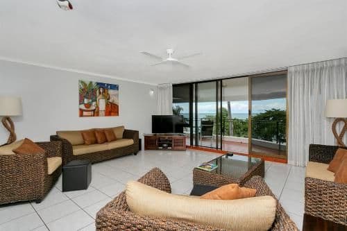 Superior Three-Bedroom Apartment with Sea View & Free Return Airport Transfers