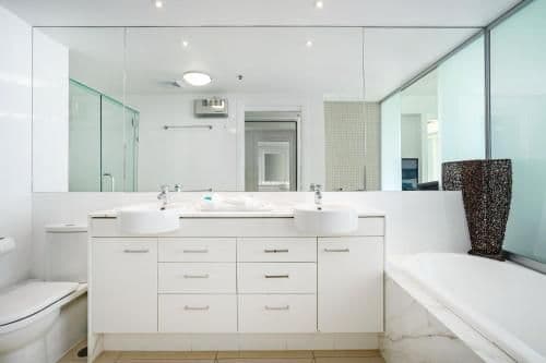 Luxury Three-Bedroom Apartment
