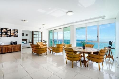 Luxury Three-Bedroom Apartment