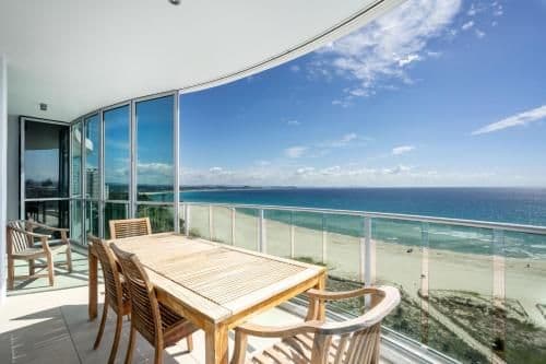 Luxury Three-Bedroom Apartment