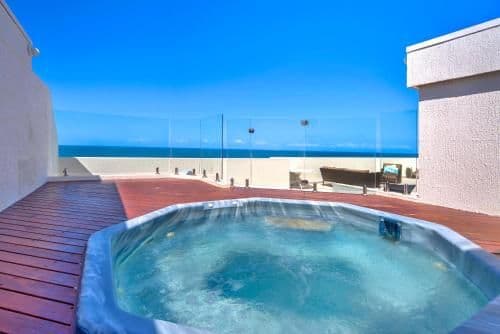 Luxury Three-Bedroom Apartment - Penthouse C