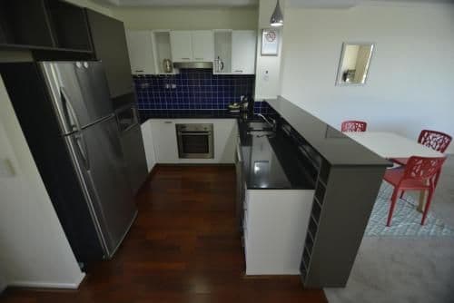 Deluxe One-Bedroom Apartment