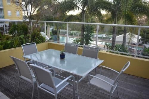 Deluxe Two-Bedroom Apartment with Pool View