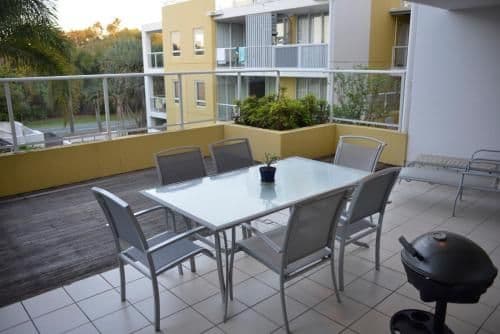 Deluxe Two-Bedroom Apartment with Pool View
