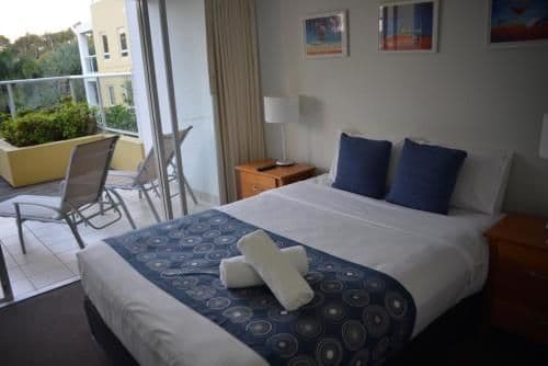 Deluxe Two-Bedroom Apartment with Pool View