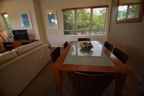 Deluxe One-Bedroom Apartment