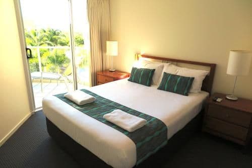 Deluxe Two-Bedroom Apartment with Pool View