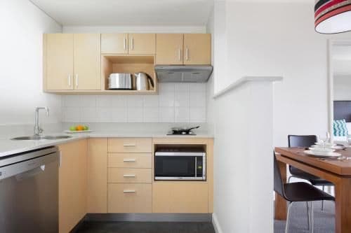 One-Bedroom Apartment with City View - Weekly Housekeeping