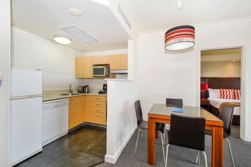 One-Bedroom Apartment with City View - Weekly Housekeeping