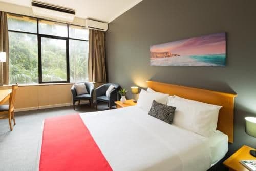 Deluxe Queen Room