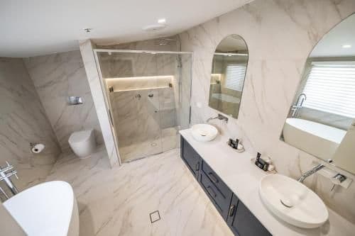 Deluxe Ocean Suite with Kitchenette and Bath