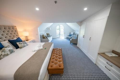 Deluxe Ocean Suite with Kitchenette and Bath